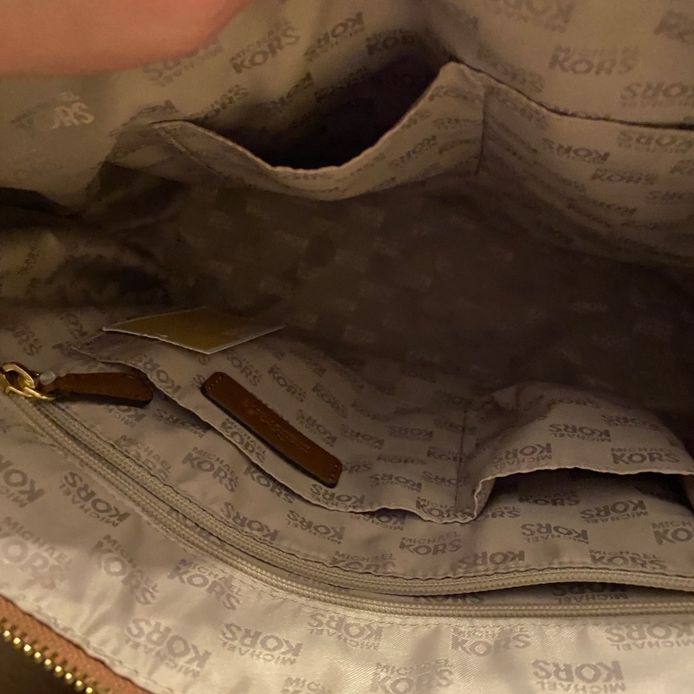 Authentic Michael Kors Large tote - Picture 7 of 11